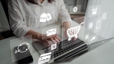 Çok kanallı pazarlama ve çevrimiçi alışveriş stratejileri, platformlar arası müşteri deneyimi, marka birleşmesi ve dijital kanallar arasında entegre pazarlama iletişimi. Muxer