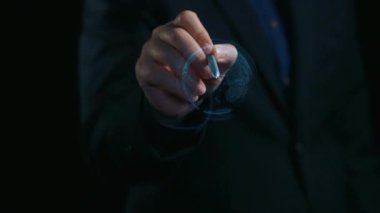 Dijital dönüşüm, işletme maliyeti optimizasyonu, operasyonel maliyet düşüşü, finansal tasarruflar ve ticari başarı için kaynak verimliliği stratejileri yoluyla maliyet azaltma ve maliyet tasarrufu. Elide