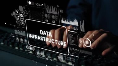 Modern Veri Yönetimi için Dijital Veri Altyapısı Konsepti ve Teknoloji Grafikleri ile Klavyede Yazan Eller. Asemptotik akıllı veri analitiği.