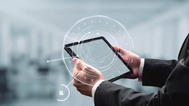 Uyum, standartlar, yasalar ve politikalarla uyumluluğu güvence altına alır. Güçlü bir uyum sistemi düzenlemelerin uygulanmasına, örgütlerin korunmasına ve küresel uyum sağlanmasına yardımcı olur. Spire.