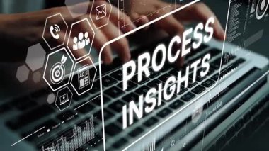 Modern Çalışma Alanında Dizüstü bilgisayar ekranında İşlem Sezgileri ve Eller Yazan Veri Dijital Analizi. Asemptotik akıllı veri analitiği.