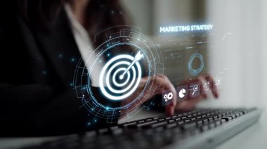 Hedef kitle analizi, müşteri segmentasyonu, kişiselleştirilmiş pazarlama, hedef kitle stratejileri ve akıllı müşteri profilleme yoluyla pazarlama verimliliği gelişimi. Muxer