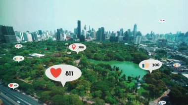 Sosyal medya simgeleri, sosyal ağ uygulama platformu üzerinden insanların karşılıklı bağlantılarını gösteriyor. Çevrimiçi toplum ve sosyal medya pazarlama stratejisi kavramı .