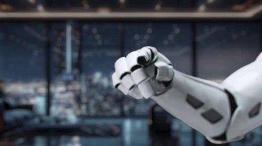 Robotik bir el belirgin bir şekilde dijital devrelerle çevrili bir mikroçip sergiliyor, yenilik temalarını ve gelişmiş teknolojiyi modern bir ortamda iletiyor. Auvana