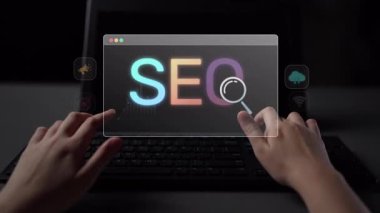 SEO görünürlüğünü geliştirmek için SEO konsepti, SEO ile ilgili dijital araçlar ve SEO performans simgeleri stratejik pazarlama için odaklanmış bir planda gösteriliyor. Muxer