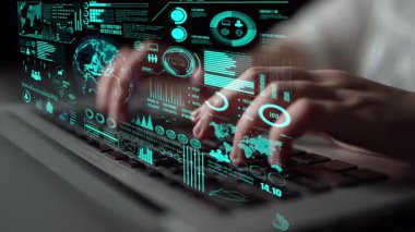 Veri merkezi izleme paneli ağ performansını, bağlantı durumunu, kullanım oranını ve telekomünikasyon içgörüsünü görselleştirir. Veri merkezi verimlilik iyileştirme ağı şeffaflığını izliyor. Thunk