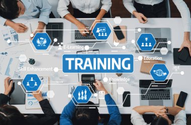 Üst düzey analist ekibi toplantı odasındaki mali verileri analiz etmek için BI Fintech 'i kullanıyor. İş anlayışı ve stratejik pazarlama planlaması için kağıt üzerinde analitik BI gösterge paneli. İhtiyatlı Dostluk