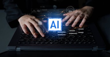 Yapay zeka teknolojisi dijital devre bağlantılarıyla sunulur, yapay zeka sistemlerini sembolize eder, işleme gücünü ve modern dijital platformlara entegrasyonu simgeler.