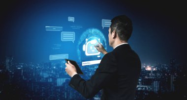 LLM 'de yapay zeka asistanı, büyük veriler, makine öğrenimi ve üretken yapay zeka gücü gelişmiş iş uygulamaları için ajanssal yapay zekayı destekliyor. Kefil