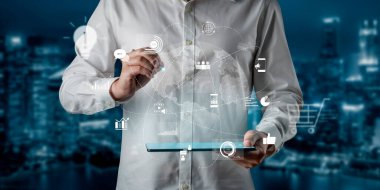 İletişim platformları arasında küresel dijital pazarlama stratejisi. Dijital pazarlama büyüme sağlar, bağlantı kurar, dijital pazarlama sonuç verir ve dijital pazarlama erişimi artırır. Kefil