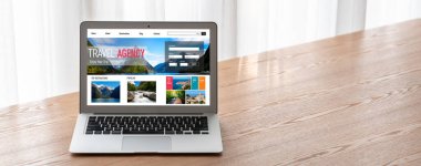 Model arama ve seyahat planlama için internet sitesi uçuş, otel ve tur rezervasyonları için anlaşma ve paket sunuyor