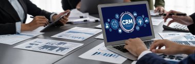 CRM işletme ve işletme için canlı bilgisayarda müşteri ilişkileri yönetim sistemi