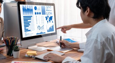 İş veri paneli pazarlama stratejisi planlaması için canlı iş zekası analizi sağlar