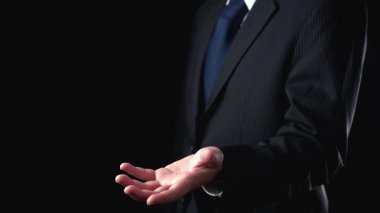 İş stratejisi hedefleri ve uzun vadeli istikameti belirler. Açık bir iş stratejisi, iş stratejisi büyümeyi ve iş stratejisi uygulamasını teşvik ederken, karar vermeyi destekler. Spire.