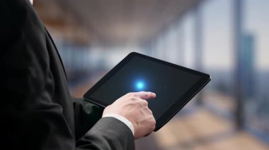 Küresel para transferinde döviz değişimi ve fintech yeniliği, dijital para birimi dönüşümü, güvenli döviz borsası platformları ve yeni nesil para değişim teknolojileri. Spire.