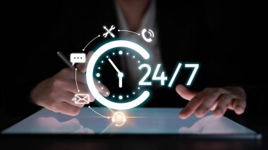 Yardım masası, canlı sohbet ve çevrimiçi hizmetler aracılığıyla 24 saatlik müşteri desteği her zaman teknik yardım ve müşteri memnuniyetini güvence altına alır. Latch