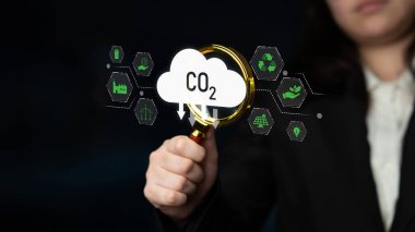 Karbon ayak izini azaltmak sürdürülebilirlik için hayati önem taşır. Karbon ayak izi stratejileri arasında yenilenebilir enerji, geri dönüşüm ve karbon ayak izi yönetimi yer alıyor. Latch