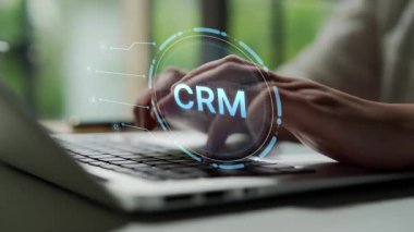 CRM platformları veri analizi, CRM iletişim araçları ve otomasyon yoluyla müşteri ilişkilerini geliştirir. CRM sistemleri müşteri yönetimi, izleme ve CRM ilişki başarısını destekler. Muxer