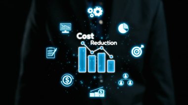 Parlak grafik ve simgelerin yer aldığı maliyet azaltma stratejilerinin yenilikçi görsel temsili. İş sunumları, finansal analizler ve yönetim tartışmaları için ideal. Dörtgen