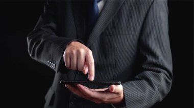 CRM platformları veri analizi, CRM iletişim araçları ve otomasyon yoluyla müşteri ilişkilerini geliştirir. CRM sistemleri müşteri yönetimi, izleme ve CRM ilişki başarısını destekler. Spire.