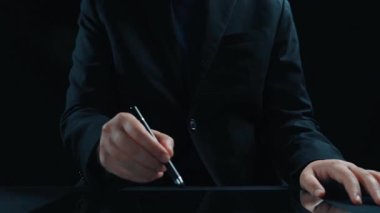 Girişim başlatma ve iş büyüme kavramı, roket sembolü, girişimcilik, başlangıç yeniliği ve yeni iş geliştirme ve genişleme için erken aşama başarı stratejileri. Elide