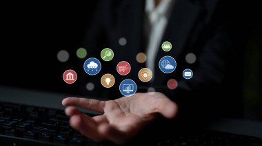 Modern ekosistem Latch 'te finans, bulut, analitik, e-posta, iletişim, ekommerce, siber güvenlik ve küresel bağlantıyı temsil eden iş ve dijital servis simgeleri kümesi