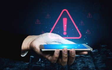 Siber güvenlik uyarısı, kırmızı siber alarm, veri sızıntısı, ağ tehdidi ve siber güvenlik sistemi savunmasızlığı için güvenlik riski, ihtiyat, dijital koruma kefil
