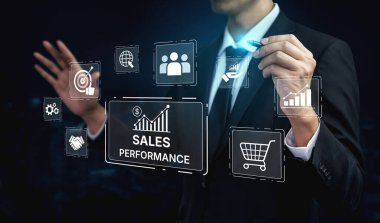 Sayısal satış performans gösterge paneli satış performans ölçümlerini, performans eğilimlerini, satış performans analizlerini ve iş bağlamında satış artışını gösteriyor. Eğri