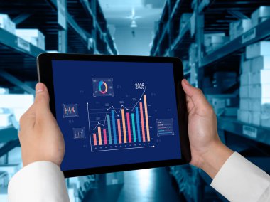 İş veri paneli, pazarlama stratejisi planlaması için iş zekası analizi sunar. Müşteri taleplerini analiz etmek ve iş dünyasının geleceğini önceden görmek için büyük veriler sunulur.