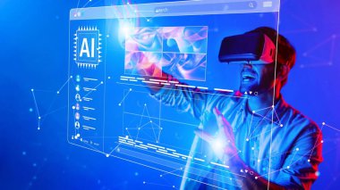 Genç bir adam sanal gerçeklik arayüzüne bağlanıyor, dijital elementler ve neon renklerin rehberliğinde teknolojiye olan ilgisini gösteriyor. Raster.