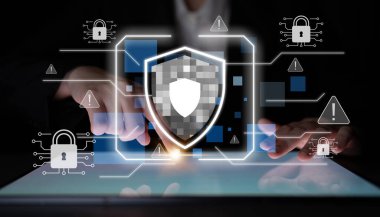 Siber güvenlik, güçlü altyapı ve proaktif dijital savunma stratejileri kullanarak güvenlik ihlalleri, hacklemeler ve ağ saldırılarına karşı korur. Latch