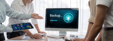 Yedek Depolama Verisi İnternet Teknolojisi İş Konsepti. Veritabanı depolama teknolojisi dosya aktarım paylaşımı, siber, büyük veri bilgileri, internet bankacılığı uygulaması yükleme canlısı