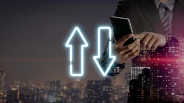 Verimliliği, değeri ve müşteri memnuniyetini arttırmak için Lean, Six Sigma ve Total Quality Management TQM kullanılarak maliyet ve kalite artışını gösteren iş konsepti. Muxer