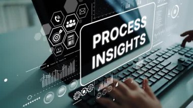 Modern Ofis Ortamı 'nda Bilgisayar Ekranında İşletme Analitiği ve Süreç Sezgileri ile Dijital Dönüşüm Konsepti. Asemptotik akıllı veri analitiği.