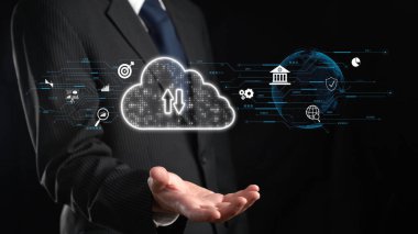 İş adamı bulut hesaplamasının geleceğini en son sezgilerle keşfetti ve bulut hesaplama teknolojisini entegre ederek işi yükseltti. Bulut çağını yenilikçi bilgisayar Faas ile kucaklayın