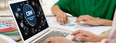 CRM işletme ve işletme için canlı bilgisayarda müşteri ilişkileri yönetim sistemi