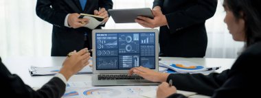 İş veri paneli, pazarlama stratejisi planlaması için iş zekası analizi sunar. Müşteri taleplerini analiz etmek ve iş dünyasının geleceğini önceden görmek için büyük veriler sunulur.