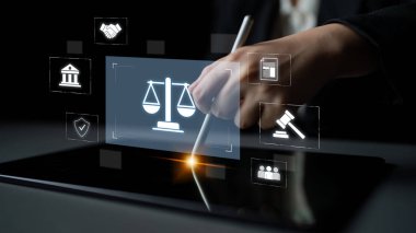 Hukuki uyum ve adalet ölçeği, adliye, sözleşme, politika, anlaşma, kural ve iş ortamındaki hakların korunmasını gösteren yönetim kavramı