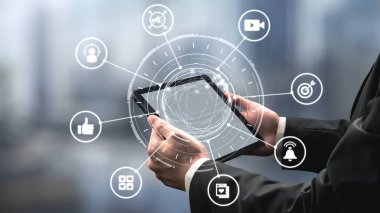 Veri gösterge panelleri, analitik çizelgeler ve içerik araçlarıyla içerik pazarlama arayüzü. Pazarlama başarısı içerik performansı, içerik planlaması ve pazarlama optimizasyonundan gelir. Spire.