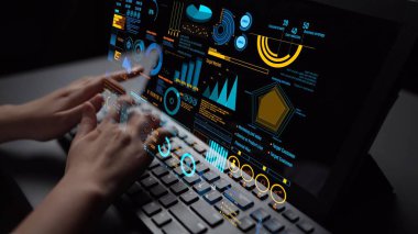 Modern dijital işletmelerde veri analizi ve gerçek zamanlı analitik, öngörü veri modellemesi, iş zekası analizleri ve veri odaklı karar verme stratejisi. Thunk