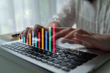Stratejik iş planlaması, gelecekte başarı sağlamak için metrik ve yol haritaları kullanılarak büyüme, genişleme ve yeniliğe yol açar. Latch