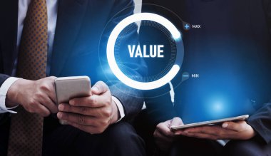 ERP platformları iş süreçlerini optimize eder, verimliliği artırır ve işletmeleri kurumsal kaynak planlaması ve dijital ERP sistem uygulaması yoluyla yürütür. Kefil