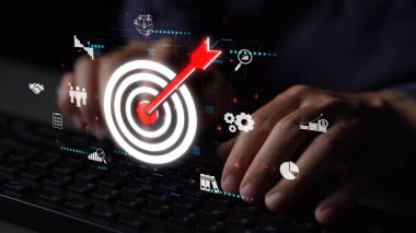 Hedef kitle analizi, müşteri segmentasyonu, kişiselleştirilmiş pazarlama, hedef kitle stratejileri ve akıllı müşteri profilleme yoluyla pazarlama verimliliği gelişimi. Muxer