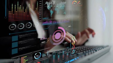 Dünya çapında dijital iletişimi, veri alışverişini ve internet bağlantısını gösteren yüksek teknolojili küresel ağ bağlantı arayüzü. Küresel bağlantı, veri etkileşimi ve dünya çapında iletişim. Thunk