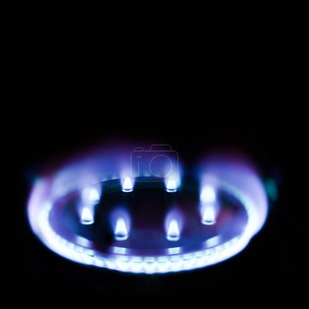 Téléchargez les photos : Brûleur de gaz à la cuisinière de la maison - en image libre de droit