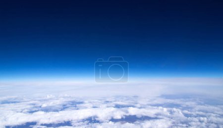 Téléchargez les photos : Ciel aérien et nuages fond - en image libre de droit