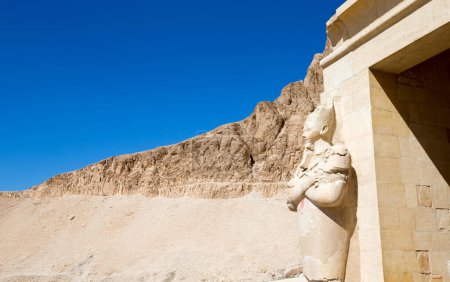 Téléchargez les photos : Le temple de Hatchepsout près de Louxor en Egypte - en image libre de droit