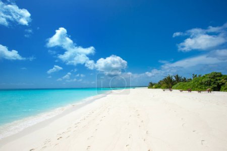 Foto de Hermosa playa y mar tropical - Imagen libre de derechos