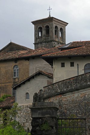 Vue du monastère de Santa Maria à Valle