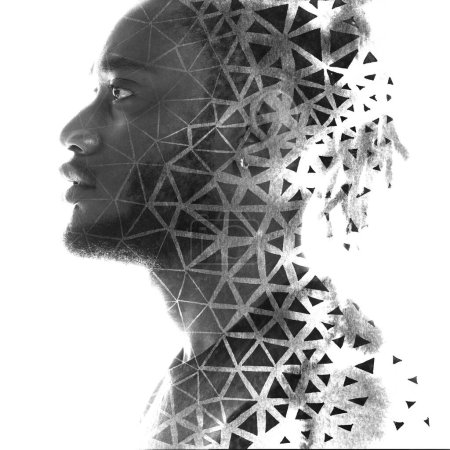 Téléchargez les photos : Portrait de profil noir et blanc d'un homme associé à une peinture abstraite géométrique en double exposition - en image libre de droit